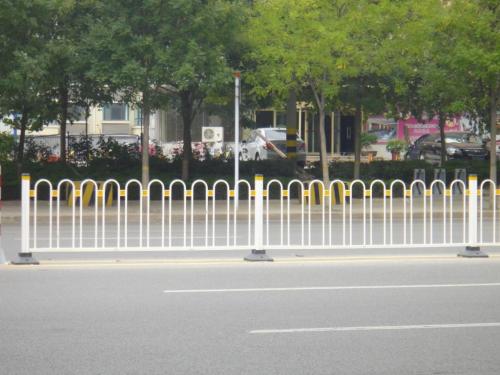 市政道路护栏 路政交通设施护栏 行人车辆京式隔离围栏