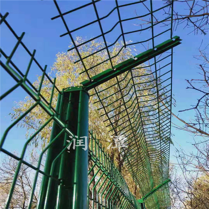 陕西西安 水利渠水隔离围栏 绿色铁丝网规格